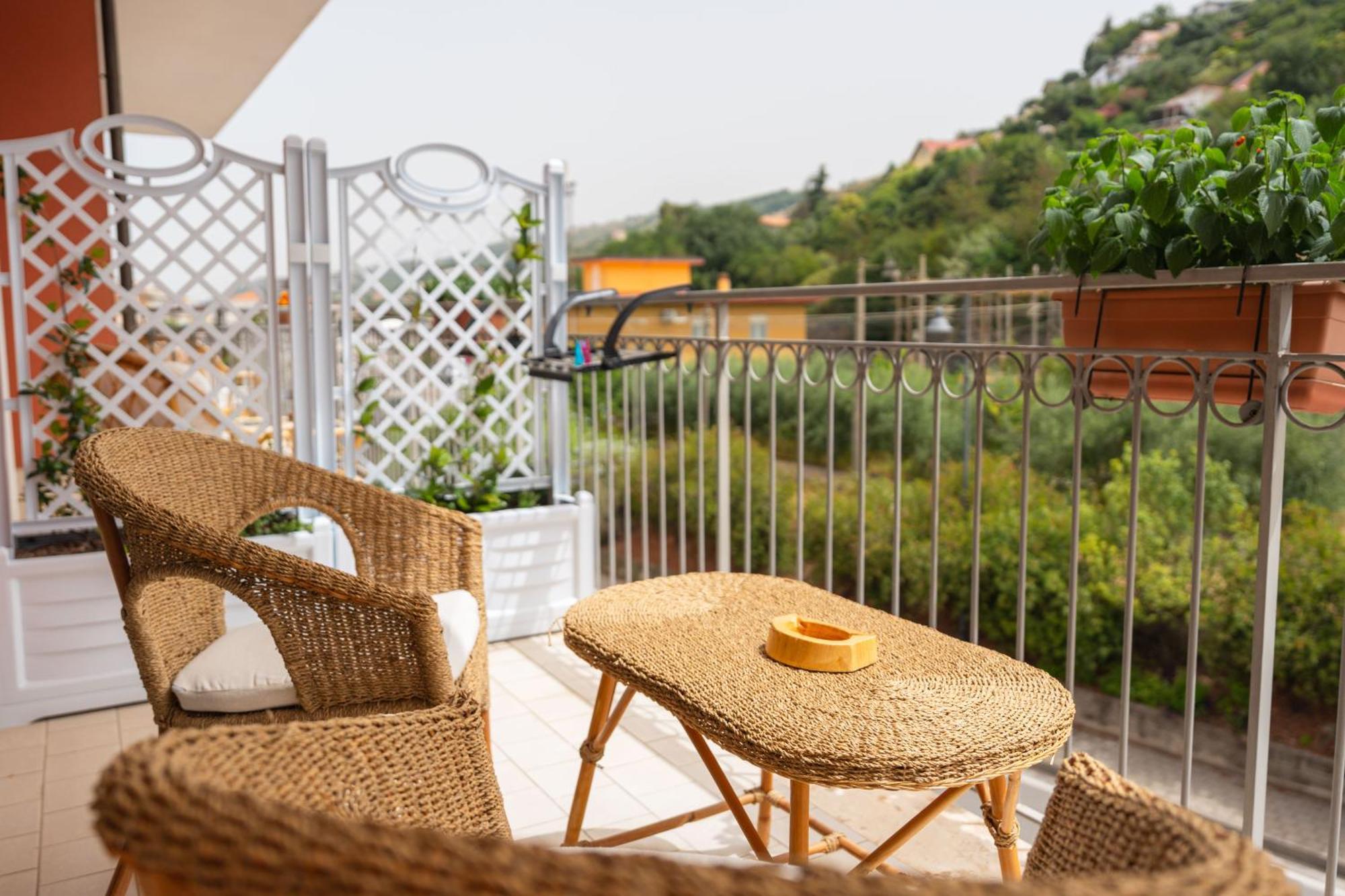 Noi 2 Nel Cilento Hotel อากรอโปลี ภายนอก รูปภาพ